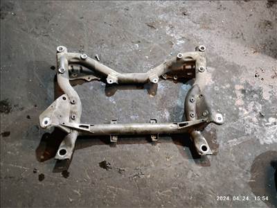 MERCEDES-BENZ C-CLASS (W204) Első Bölcső