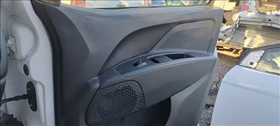 Fiat Doblo III jobb első ajtókárpit 