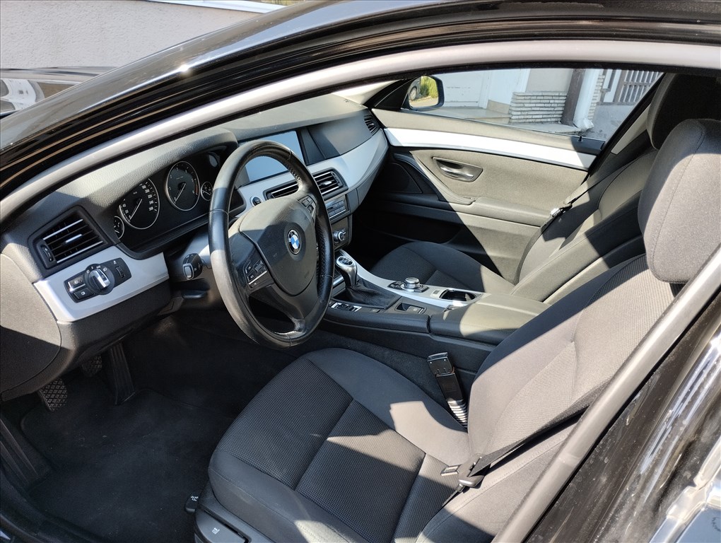 Eladó BMW 525d Touring (1995 cm³, 218 PS) (F10/F11) 5. kép