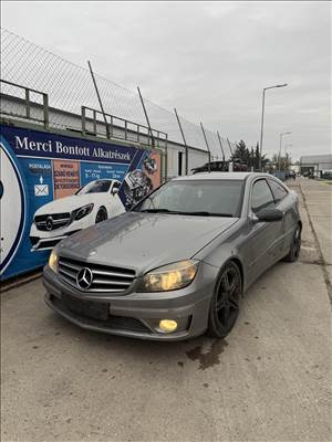 Mercedes CLC 180 kompresszor (W204) bontott alkatrészei