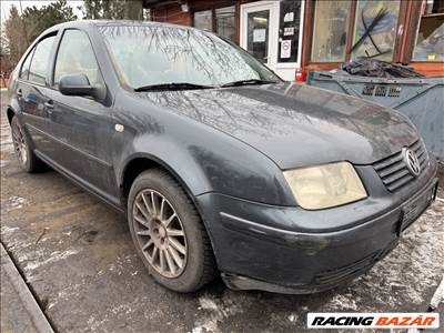 Volkswagen Bora 1.6i bontott alkatrészei