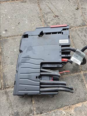 Mercedes CLS-osztály W218 CLS 218 első biztosítéktábla  a2125406250