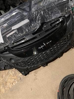 Mazda 5 első lökhárító nagy rács(2010-15)