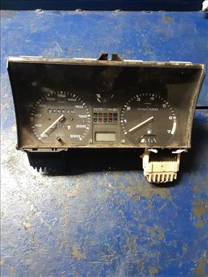 Volkswagen Passat B2 Óraegység / Kilométeróra