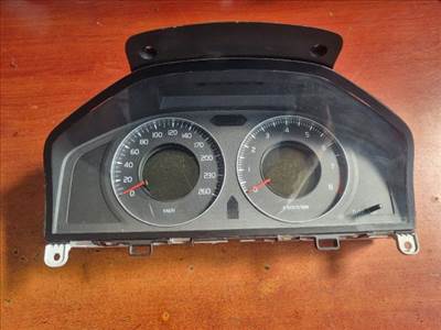 VOLVO V70 Kilométeróra