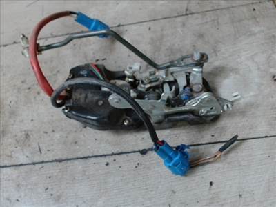 SUZUKI SWIFT 96-05 Jobb első ajtó zárszerkezet központizáras