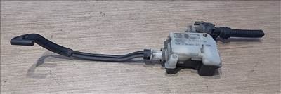 Opel Meriva B tankajtóhoz centrál.motor