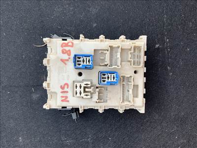 Nissan Primera III biztosítéktábla 