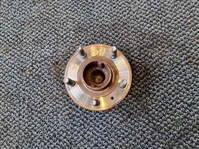 Opel Astra J bal hátsó kerékagy csapággyal 13502872