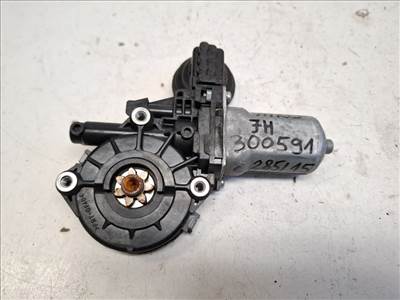 Toyota Yaris (XP130) jobb hátsó ablakemelő motor 857200D120 AV2621002340