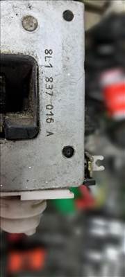 Audi A3 (8L) jobb első ajtó ajtózár  8l1837016a