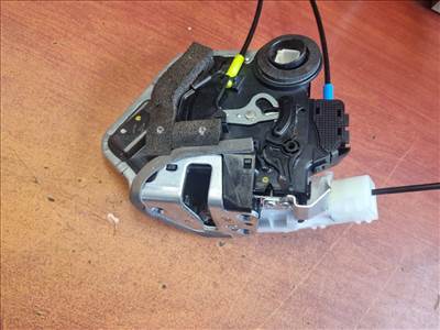 TOYOTA C-HR Bal hátsó Ajtózár