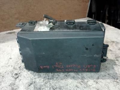 Ford Focus Mk1 Biztosítéktábla Motortér *142086*