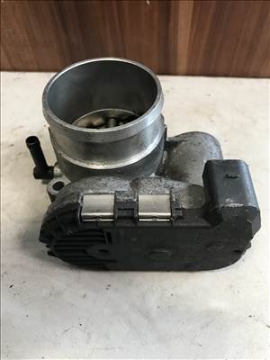 Volkswagen Golf IV 1,8T / fojtószelep 06a133062c