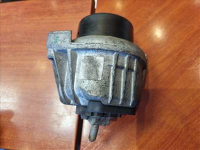 BMW 1 (E81, E82, E87, E88), BMW 3 (E90, E91, E92, E93) első motortartó bak (motorkód: N43B16AA) 139811