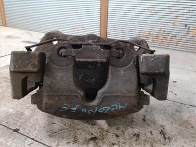 BMW E39 95-03 Jobb első féknyereg munkahengerrel