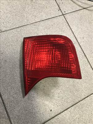 Audi A4 (B6/B7) Sedan / bal hátsó belső lámpa