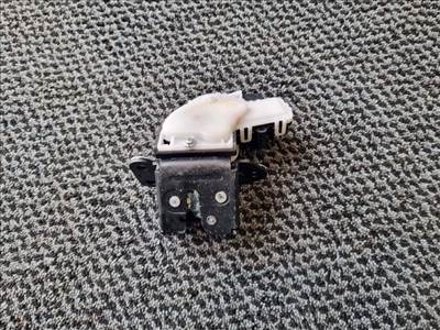 Mazda 3 csomagtér ajtózár