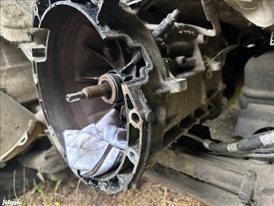 Ford Transit 2.4 tdci 6 sebességes váltó 