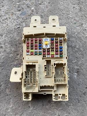 Hyundai Ioniq (AE) biztosítéktábla  g2512