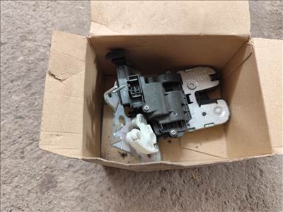 Audi A3 (8P), Audi Q5 (8R) Csomagtér zár. 8r0827505a