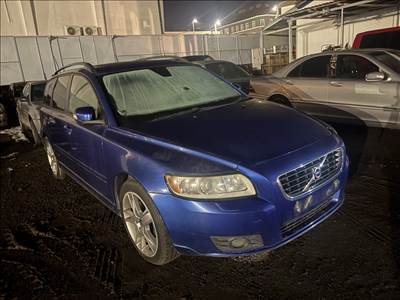 Volvo V50 bontott alkatrészei