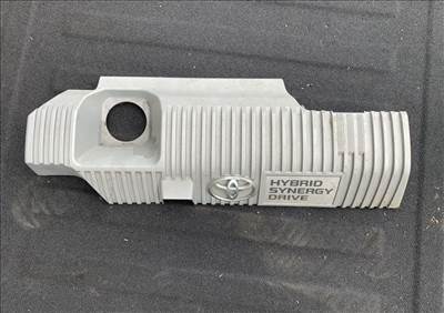 Toyota Auris (E180) motorburkolat.