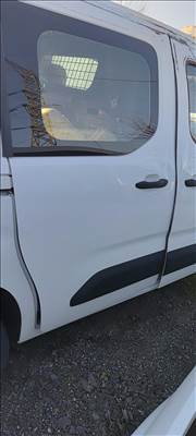 Opel Combo E jobb oldali tolóajtó 