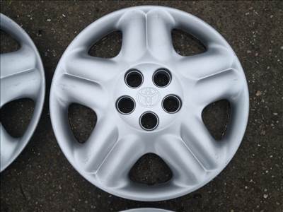 Toyota 15-ös gyári dísztárcsa