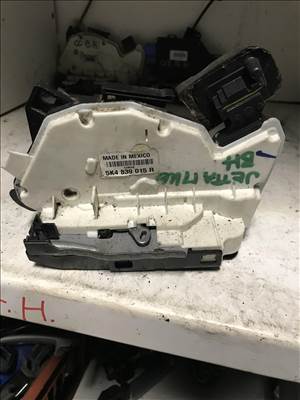 Volkswagen Jetta VI bal hátsó zár 5k4839015r