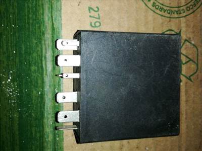 Volkswagen Golf IV Ablaktörlő Relé *82317* vw-4b0955531a