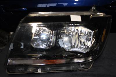 Volkswagen Crafter VW Crafter B.Első Lámpa Fekete.