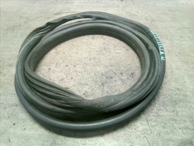 SKODA ROOMSTER PRAKTIK Bal hátsó ajtó kéder gumi