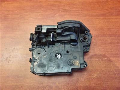 BMW 1 (E81, E82, E87, E88), BMW 3 (E90, E91, E92, E93) jobb első ajtózár 7059968