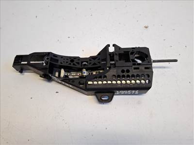 Renault Captur bal hátsó kilincsfészek