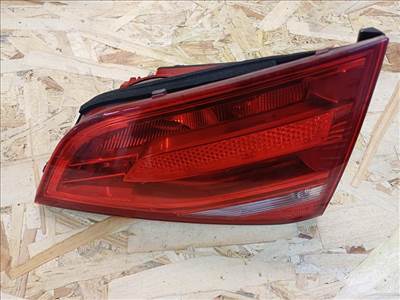Audi A4 B8 Sedán (2008-2012) Jobb Hátsó Belső Lámpa 