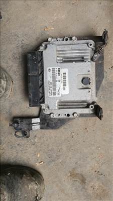 Kia Carens (BK) motorvezérlő  0281013072