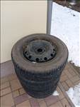  5x100 lyukosztású 15" használt lemezfelni, rajta 185/60 használt Kleber téli gumi 
