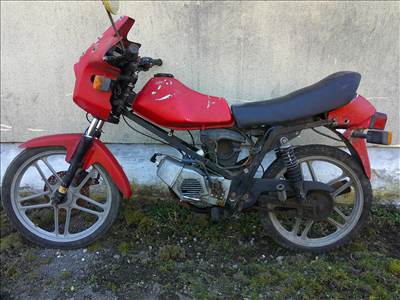 TOMOS BT 50,1988-AS,5 SEBESSÉGES LÁBVÁLTÓS OLDTIMER KISMOTOR ELADÓ