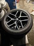  5x114.3 lyukosztású 19" új OZ alufelni, rajta 235/55 új Dunlop téli gumi 