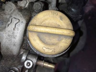 Saab 9-3 II Olajbeöntő Sapka *152382*