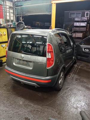 Skoda Roomster bontott alkatrészei