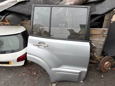 Mitsubishi Pajero III MITSUBISHI PAJERO CLASSIC (V2_W) Jobb hátsó Ajtó (Részeivel)