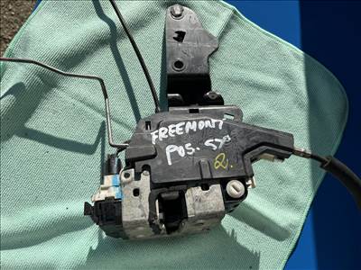 Fiat Freemont bal hátsó ajtózár  937068