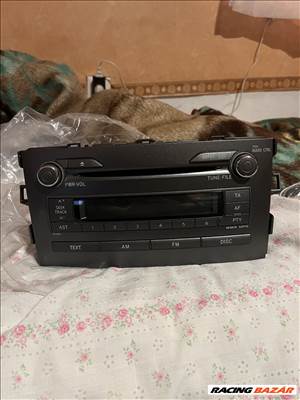 Toyota Aurisba E150 (2007-2010) való GYÁRI CD-s rádió eladó