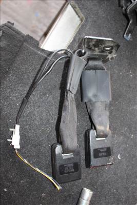 Nissan Qashqai (J11) jobb hátsó biztonsági öv csat (dupla) (88862jd10a)