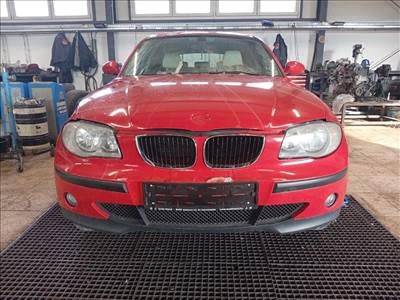 BMW 1 (E87) 118i - Bontódik!