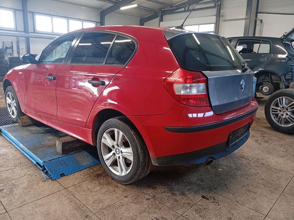 BMW 1 (E87) 118i - Bontódik! 4. kép