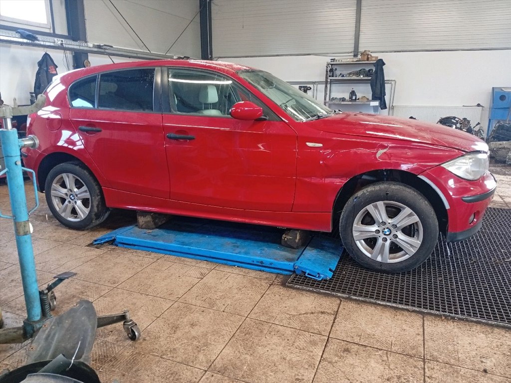 BMW 1 (E87) 118i - Bontódik! 7. kép