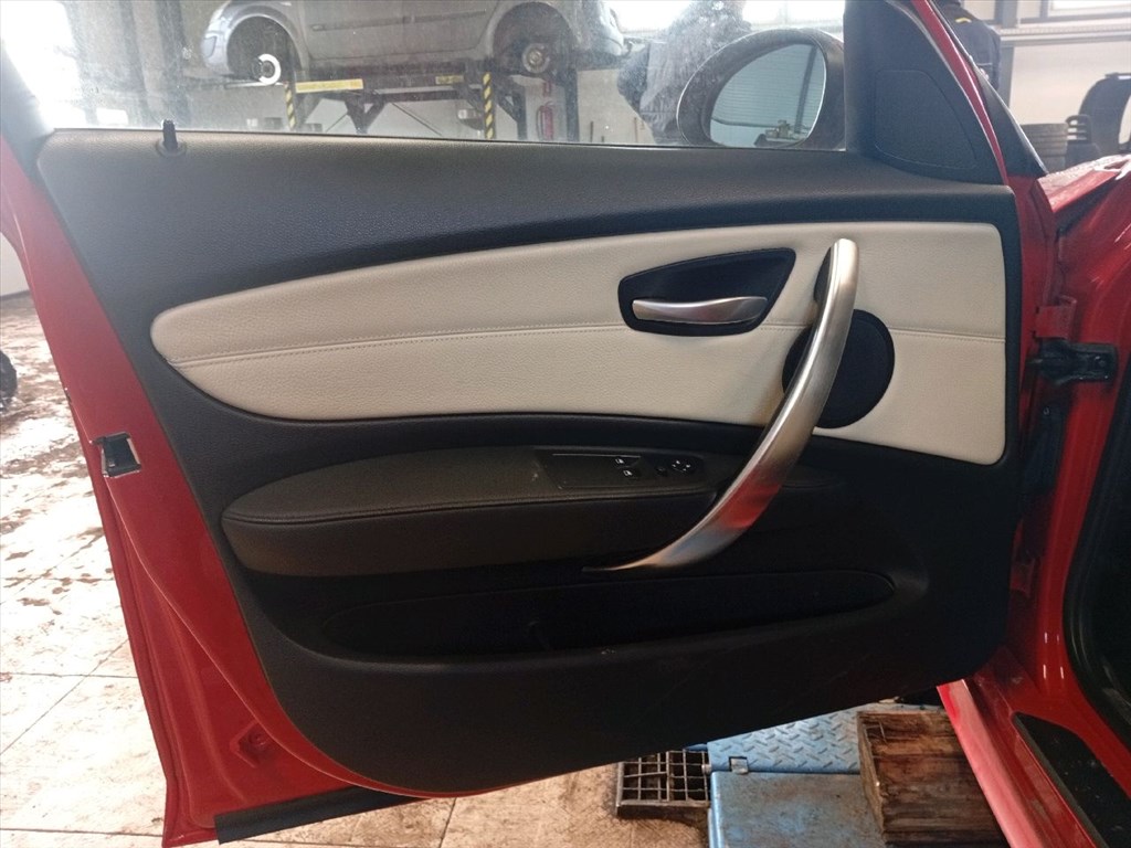 BMW 1 (E87) 118i - Bontódik! 10. kép